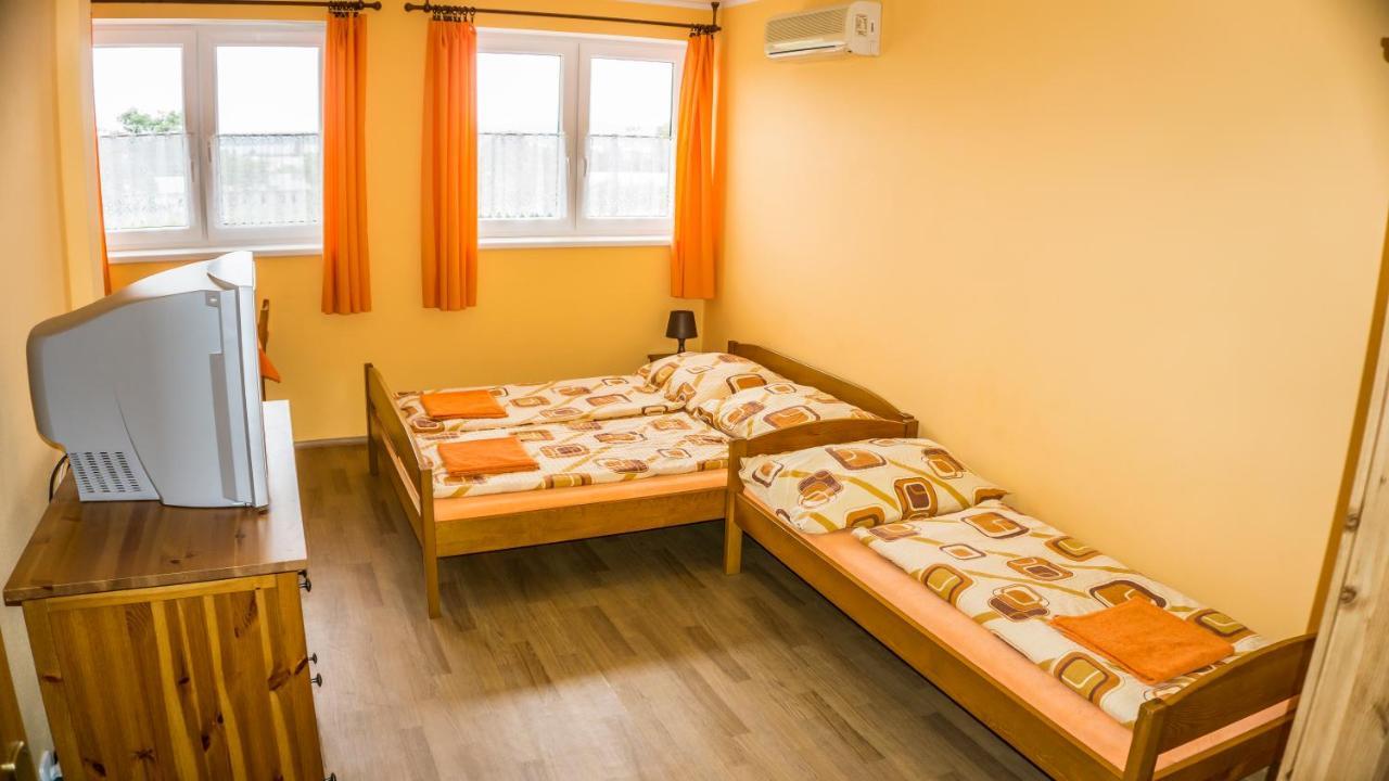 Penzion s restaurací na Furhaple Šakvice Exterior foto