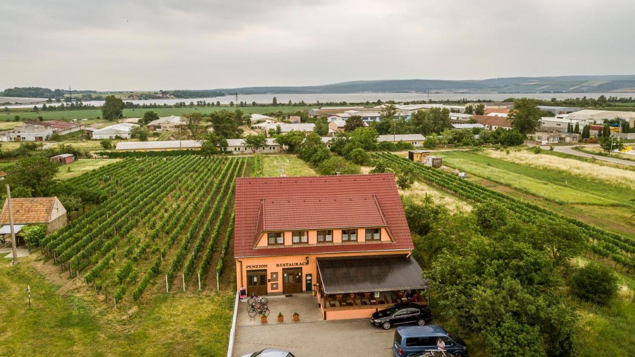 Penzion s restaurací na Furhaple Šakvice Exterior foto