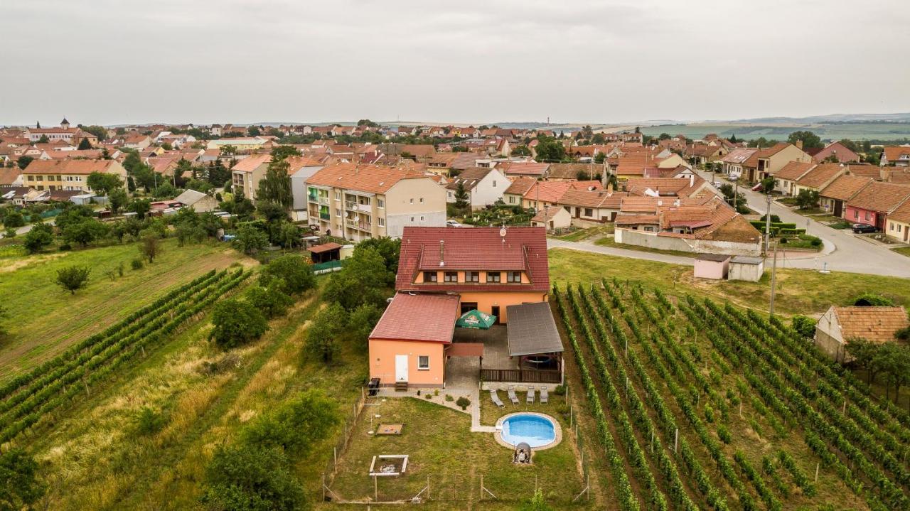 Penzion s restaurací na Furhaple Šakvice Exterior foto